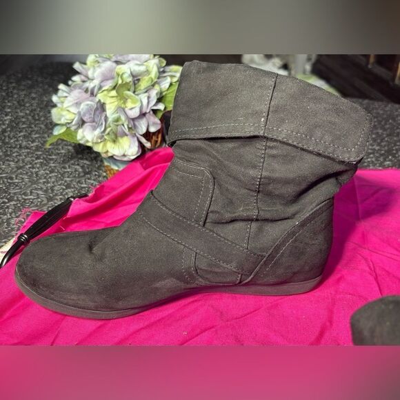 Rampage Brunella Black Suede Slip On Ankle Booties Flats EPC Size 7 Excellent Pr - Picture 6 of 9